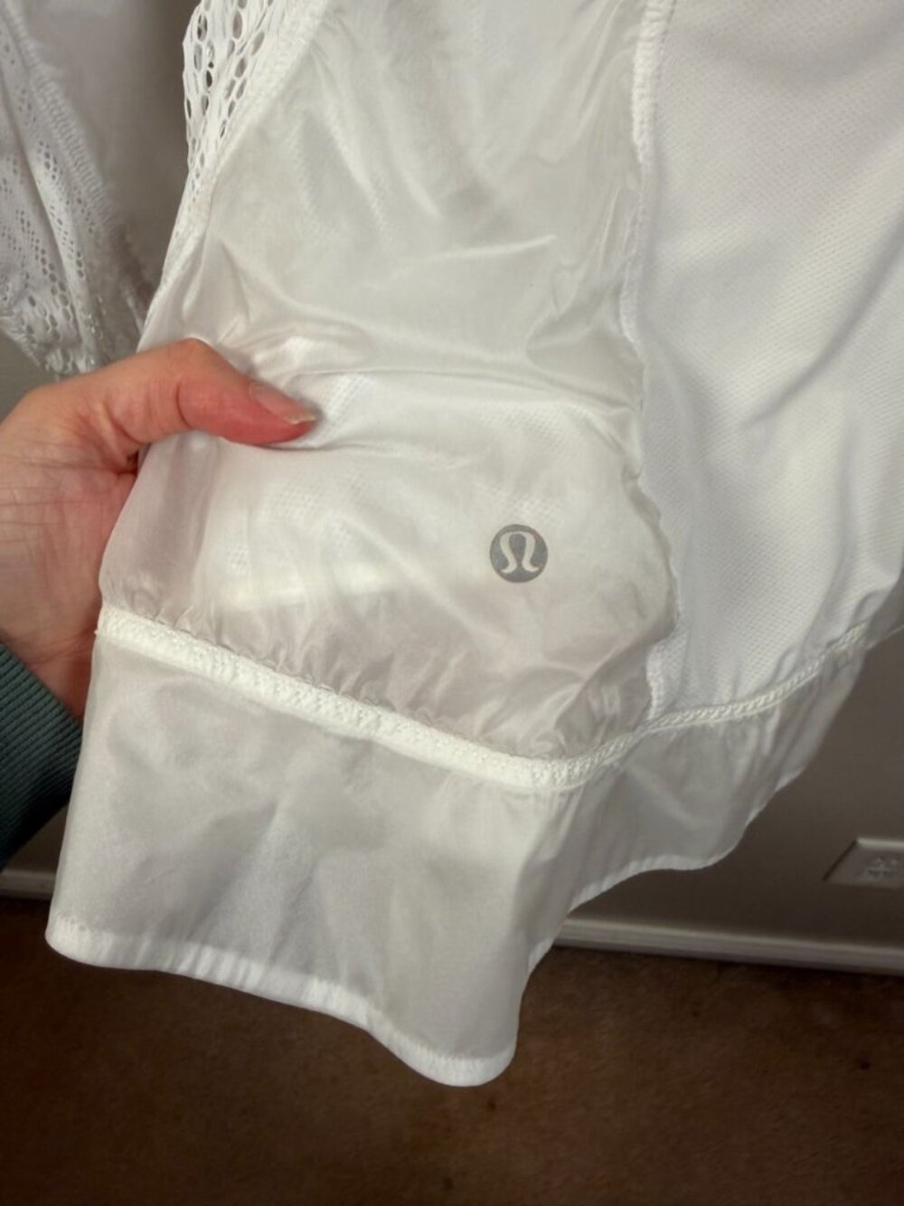 Lululemon Run Nothin' To Hide Jacket Size 8 White Windbreaker Running Athletic - Picture 11 of 12